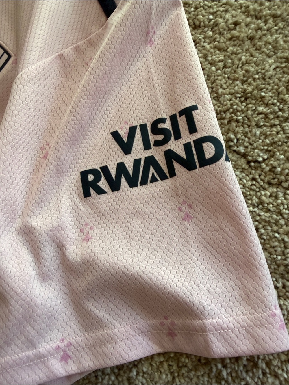 ARSENAL AUTHENTIC JERSEY- adidas
(supporter version, no 11) - Picture 12 of 16